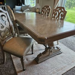  Dining Table & 4 Side Chairs Set