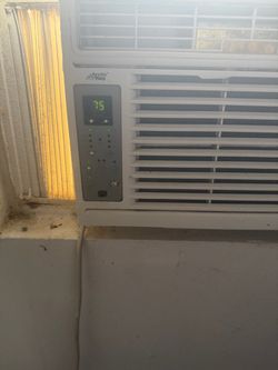 Window AC unit  5000btus
