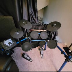 Simmons Drum Set