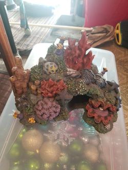 Fish tank rock