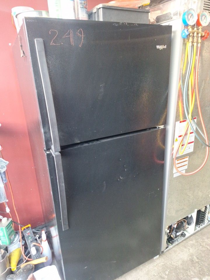 WHIRLPOOL, APARTMENT REFRIGERATOR ($199)