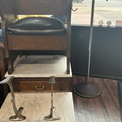 1895 Koken shoe shine chair 