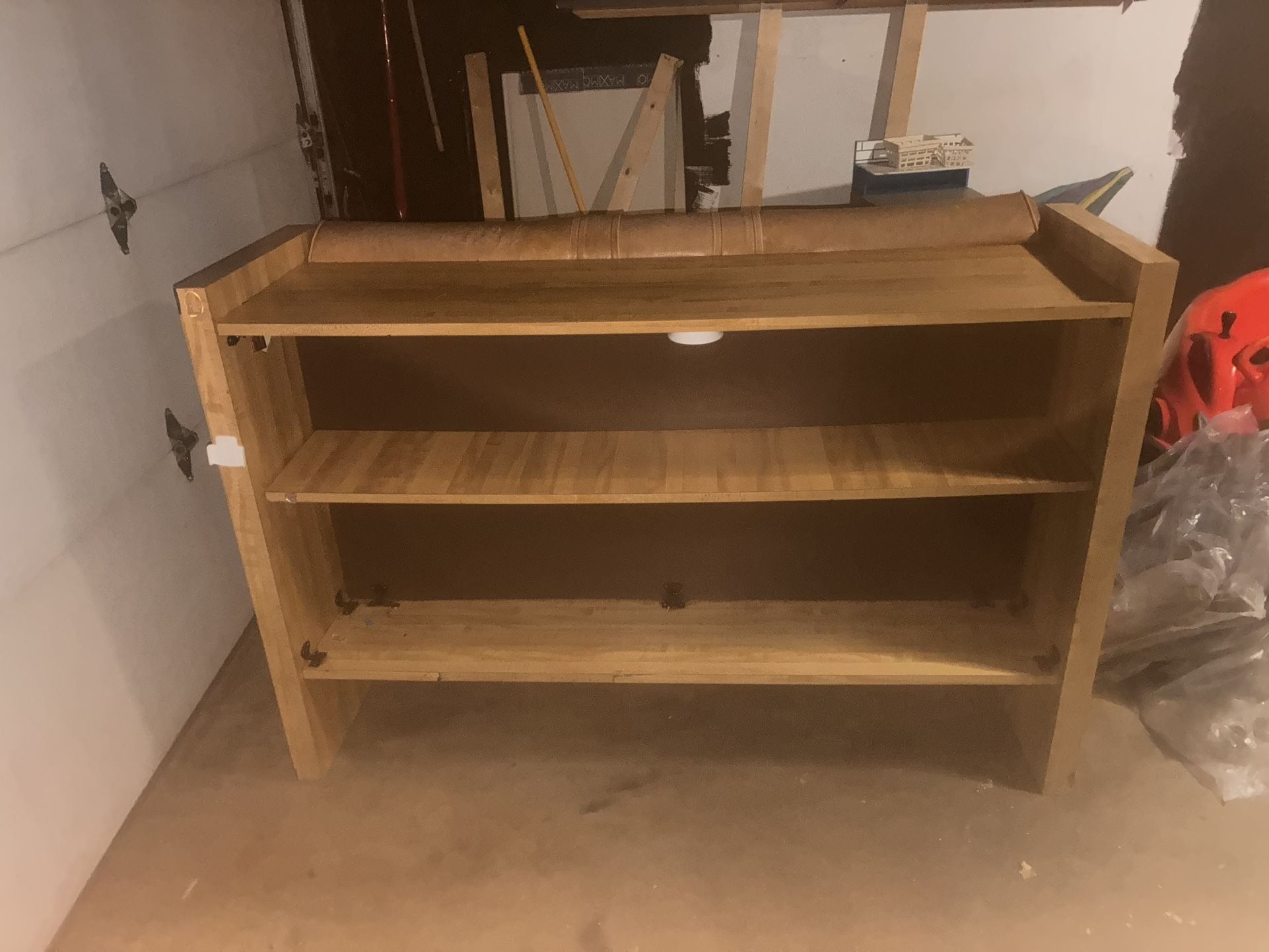 Wooden Bar With 4 Bar stools
