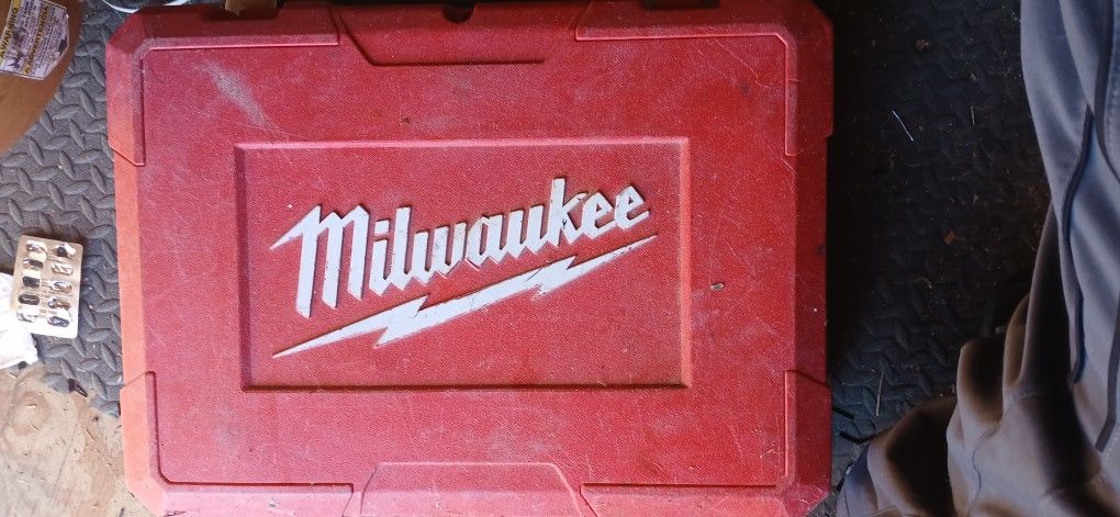 Milwaukee Roto Hammer