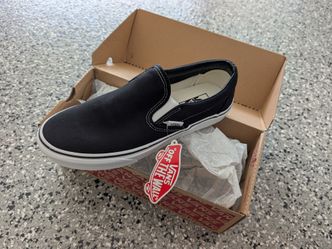 Vans slip on black 8.5