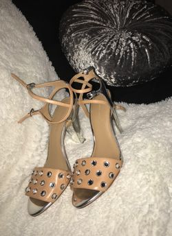 Brand new Banana Republic size seven heels diamond rhinestones tan