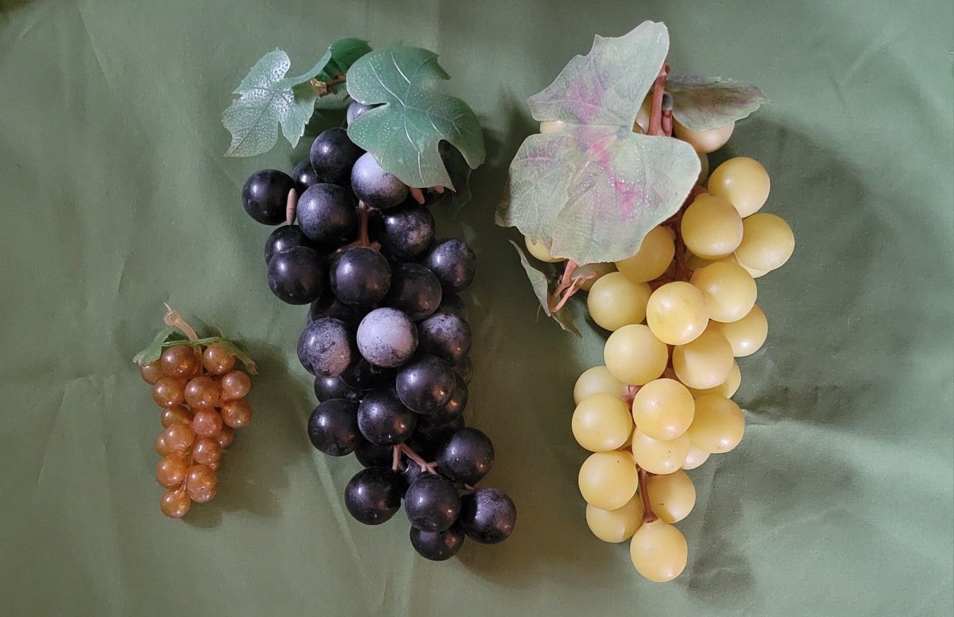 Vintage Rubber Grape Clusters (Set Of 6)