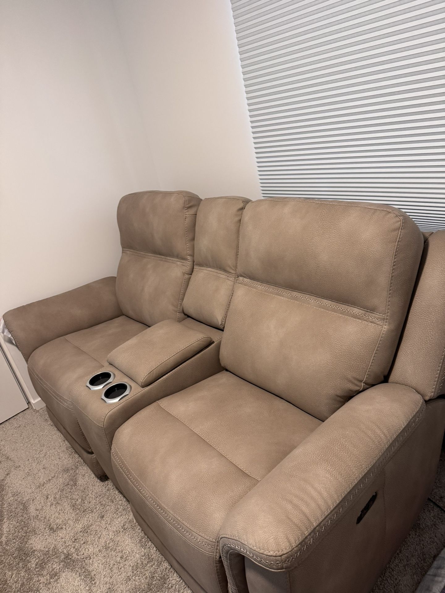 Electric Reclining Loveseat