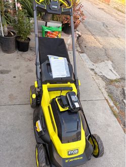 Electric lawn mower