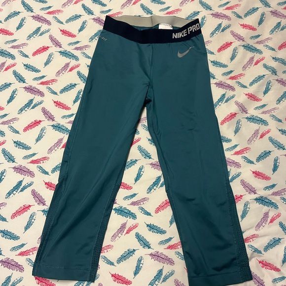 Nike Pro Teal Capri Leggings