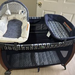 Play pin &changing Table 