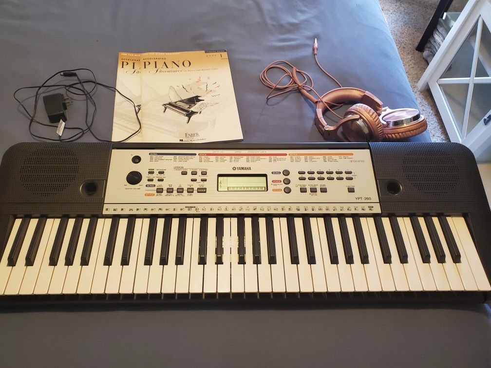 Electronic Keyboard, Headphones & Stand