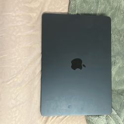 Apple MacBook 13 2025