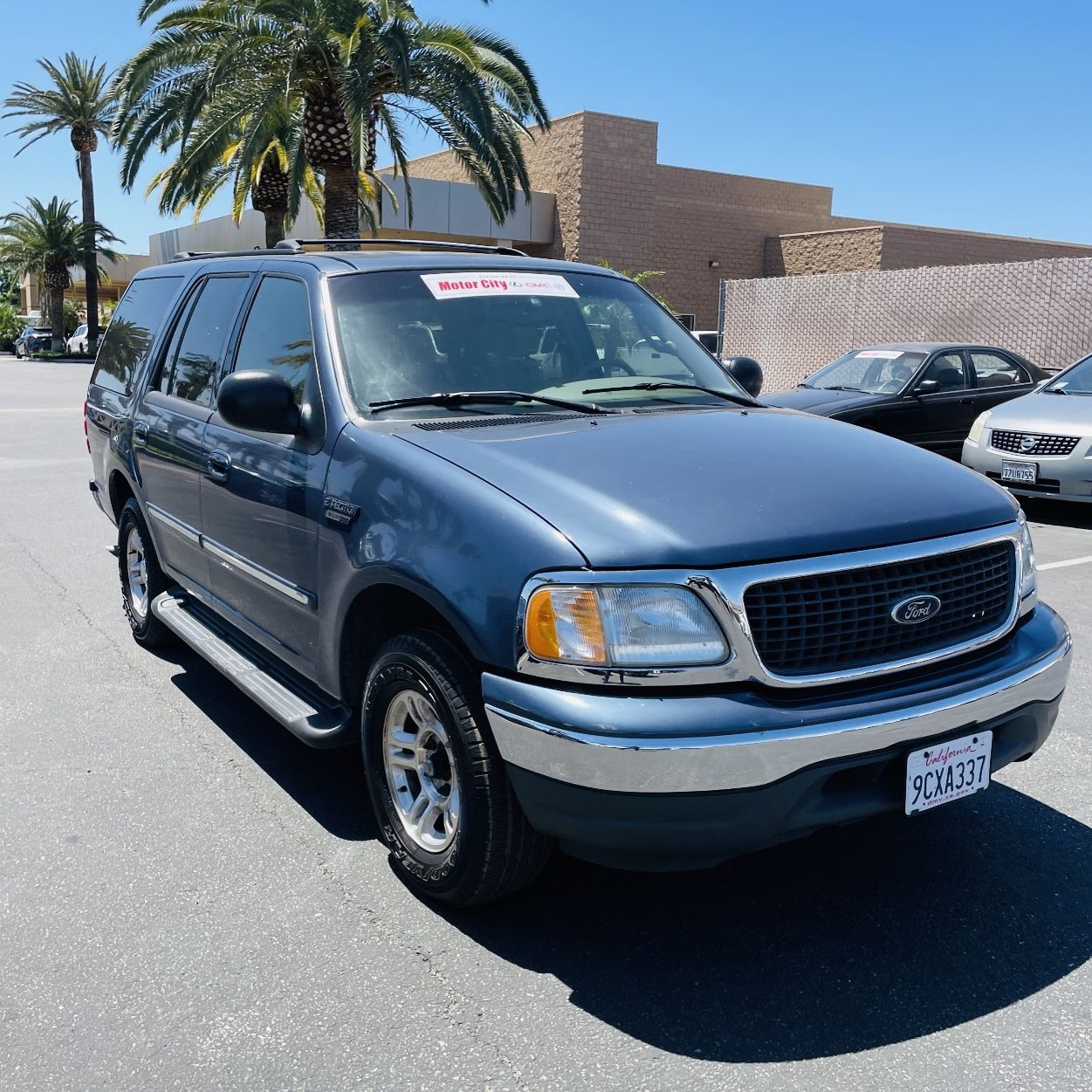 Ford Expedition XLT SUV  (One owner, great for family or camping)