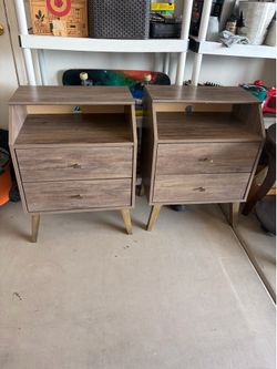Set of nightstands