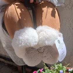 Memory foam slippers.