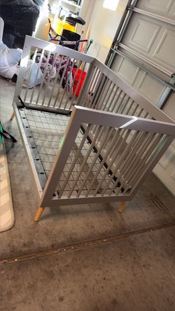 Toddler bed/crib