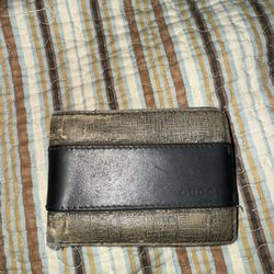 Authentic GUCCI Wallet 