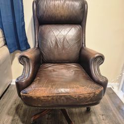 Oversized executive leather swivel chair