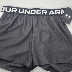 New Under Armour Black/White Active Shorts -  Size Small