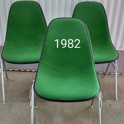 11 Herman Miller Eames Molded Fiberglass Shell Dining Chairs - See Description For The Price 