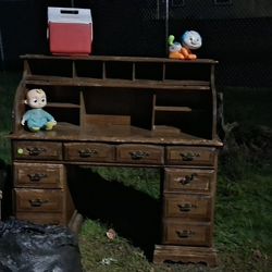 (FREE FREE)Roll top Desk,baby CLOTHS,toys