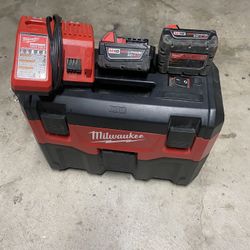 Milwaukee M18 Vacuum 