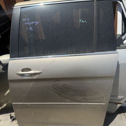2005 Honda Odyssey Right Rear Door $175