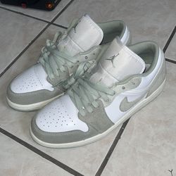 Air Jordan 1 MIDS