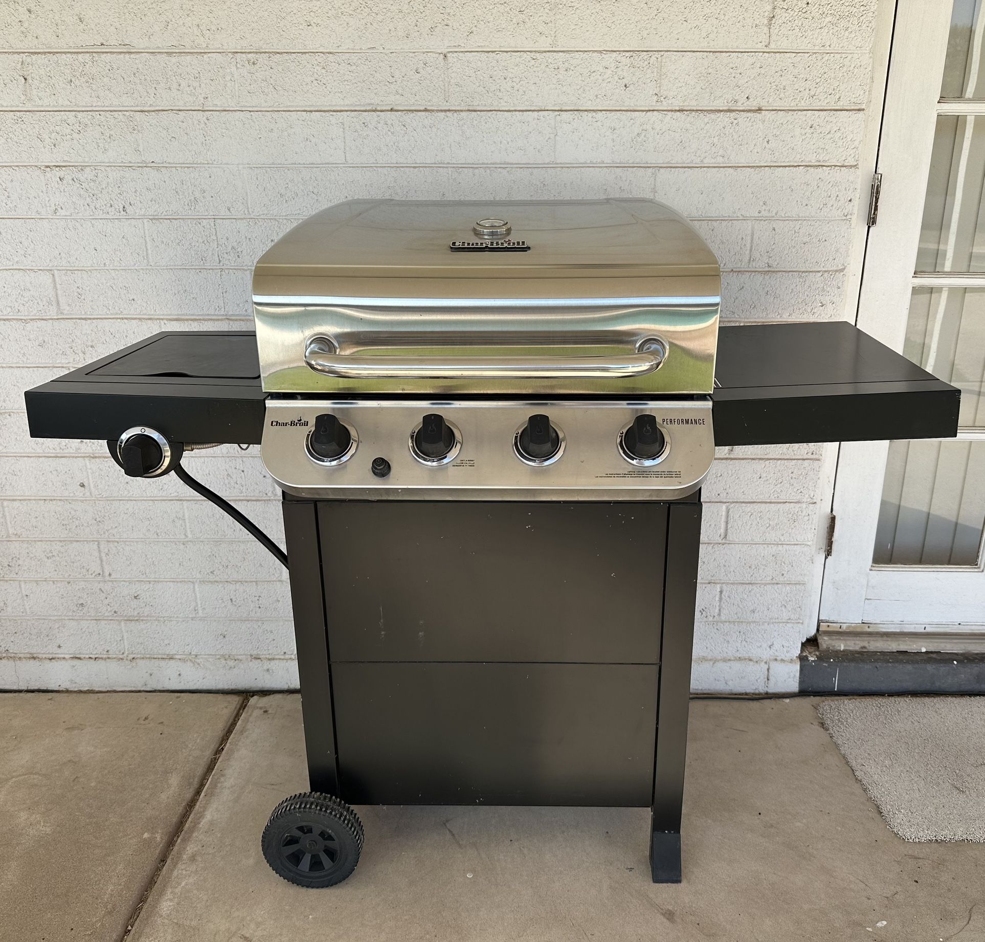 Charbroil Char-Broil Performance Stainless Steel Black 4 Burner 1 Side Burner LP BBQ Grill