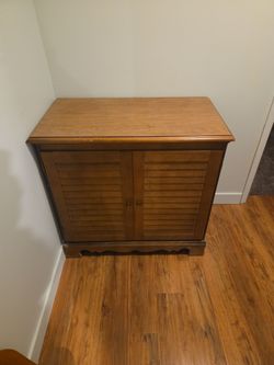 Free small hutch