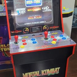 Arcade1Up Mortal Kombat II – 3 Games – Excellent Condition
