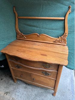 Antique Oak WashStand w/ towel rack 1890’s-1910