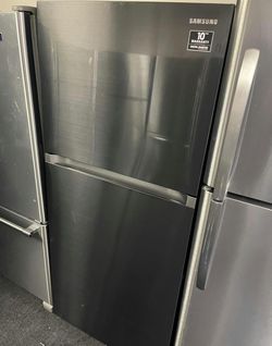 Samsung Top Mount Refrigerator Black with IceMaker