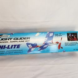 ESTES LIGHT GLIDER MODEL AIRPLANE KIT EST-4000 NIB Hi-Light 13". 