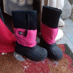 Size 11/12 Kids tall Winter Boots