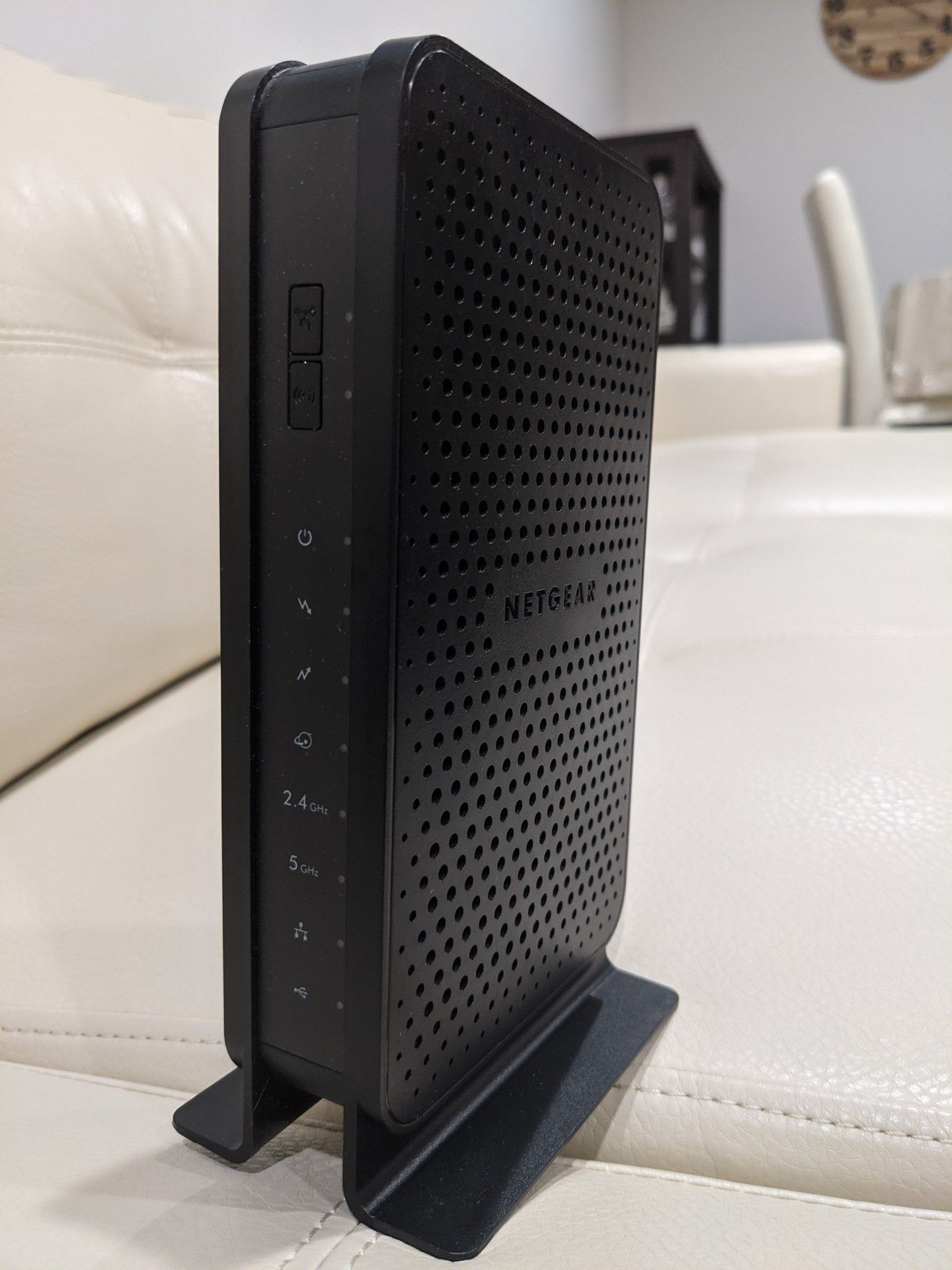 Netgear 2-in1 Wifi router w/out the box