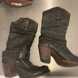 New very rare $350 Women Corral Black Back Python Slich boots Black Size 9