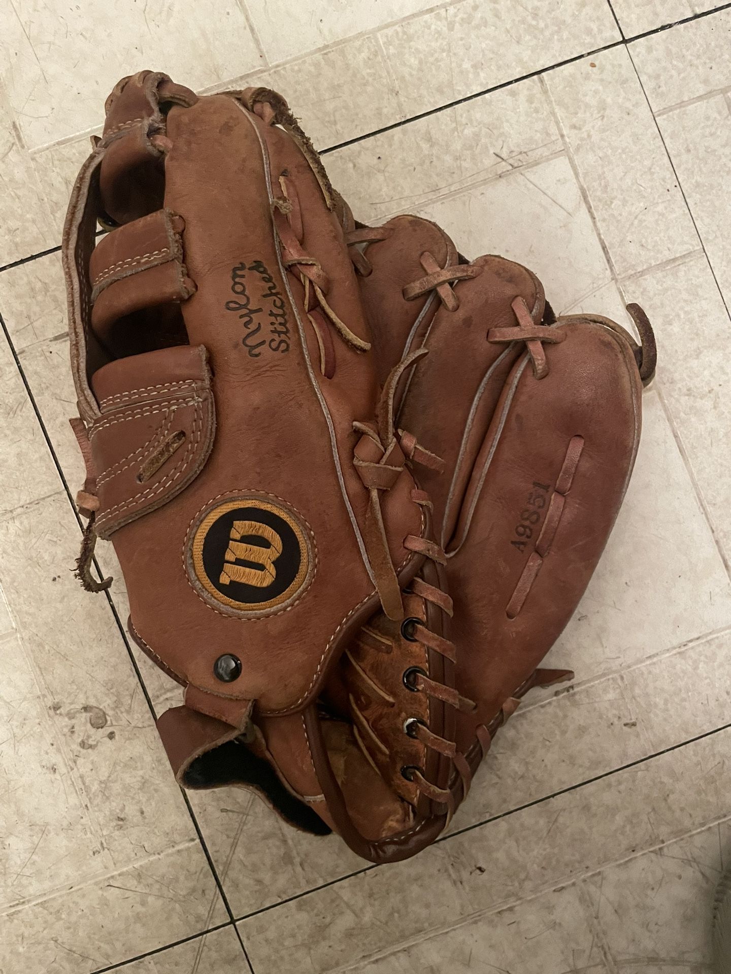 Wilson Force 2 Baseball Glove