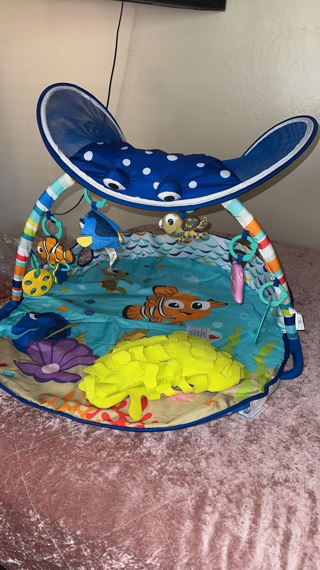 Finding Nemo Ocean Lights & Music Play