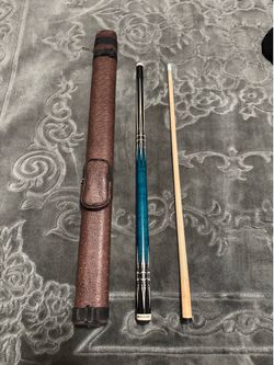 Players pool cue with action case