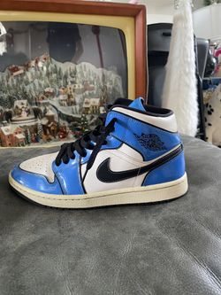 Jordan 1 Signal Blue (sz 9)