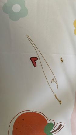 Selling gold scraps has 14k gold chain, and few gold scraps