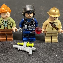 Lego Jurrasic Park minifigures. Claire Dearing, Ken Wheatley etc