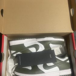 Nike Wmns Dunk Lows Medium Olive