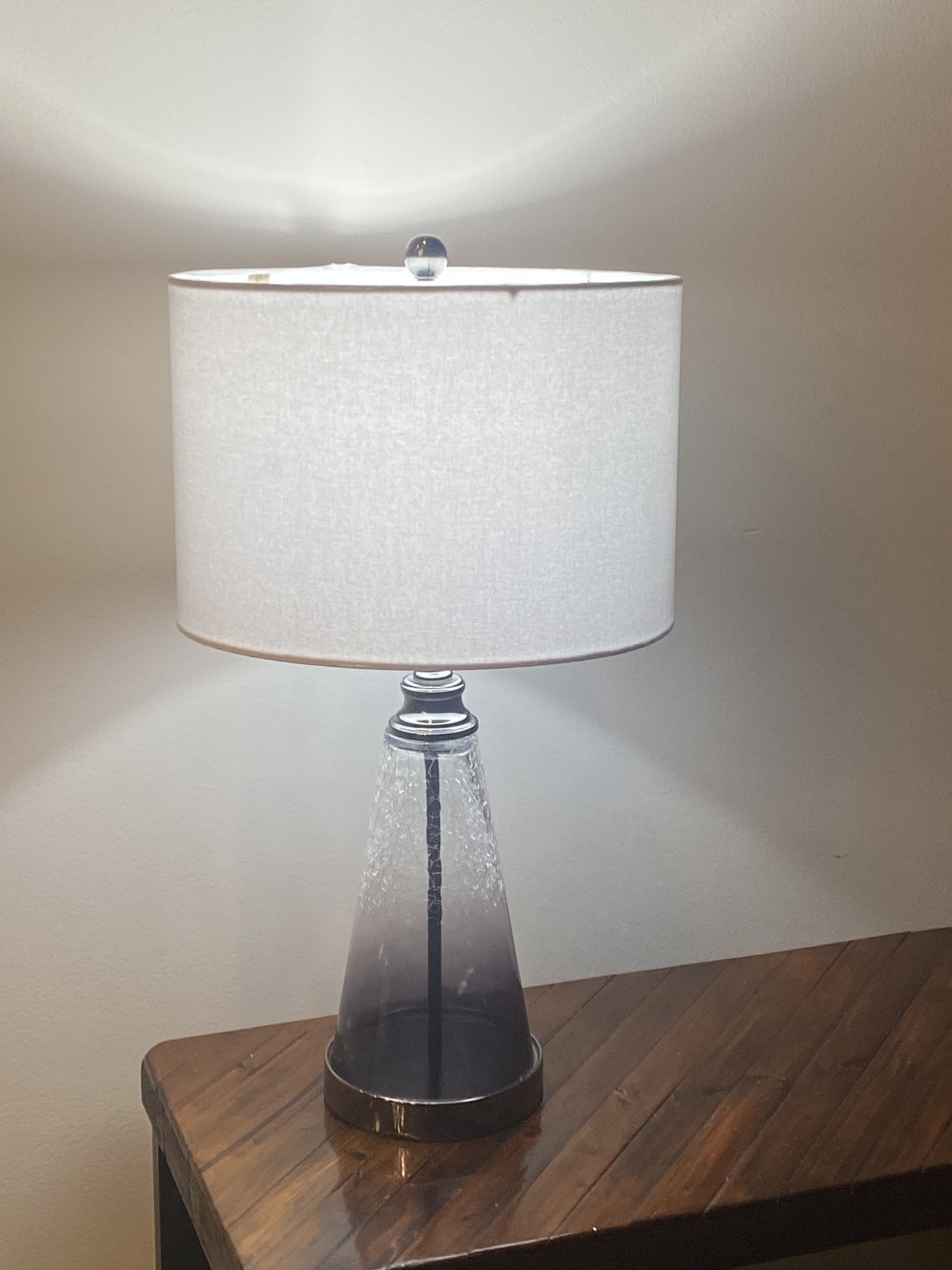 LUX Lighting Contemporary/Modern Table Lamp With The Cracked Looking Base H24..5”