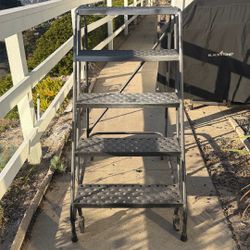 Ladder Metal Wait For Wheels