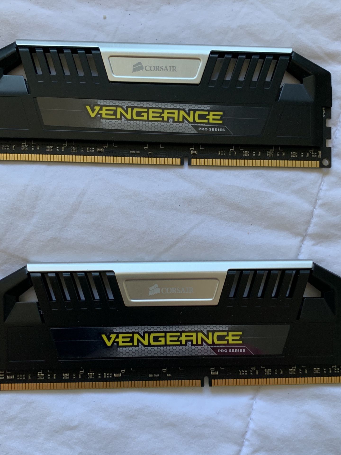 RAM 16GB - vengeance DDR3 2400MHz