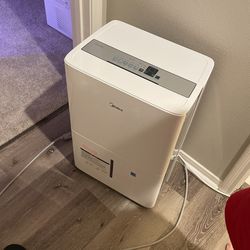 Used 50 L Midea Dehumidifier Needs Cleaning