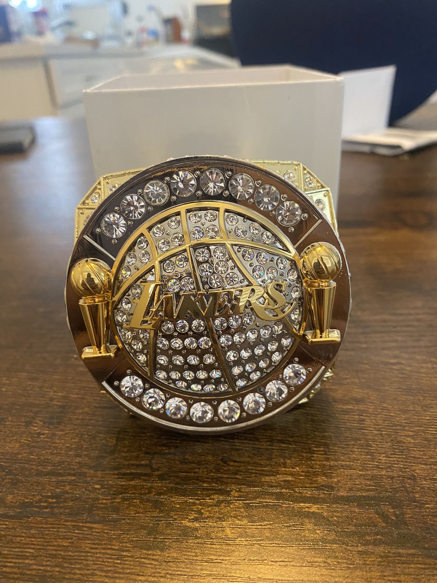 2010 Lakers Championship Ring (Official Collector’s Item - Paperweight)